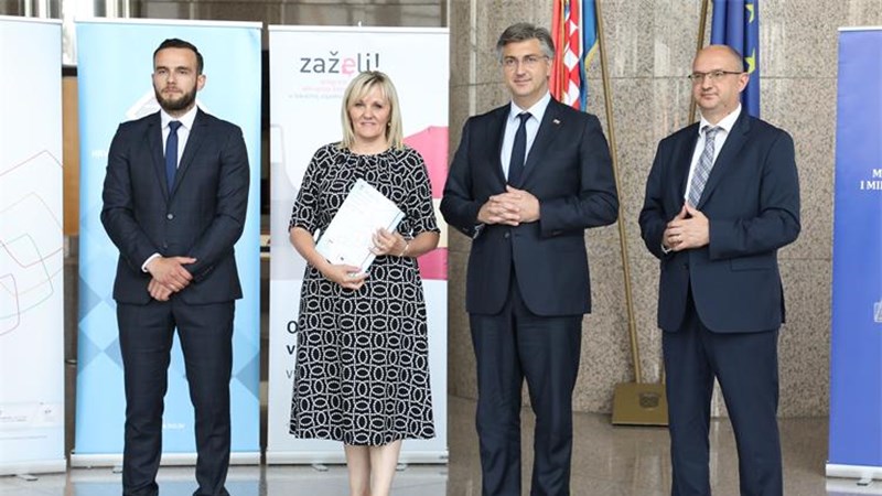 Danas uručeni ugovori vrijedni 192 milijuna kuna za program zapošljavanja žena u ruralnim područjima